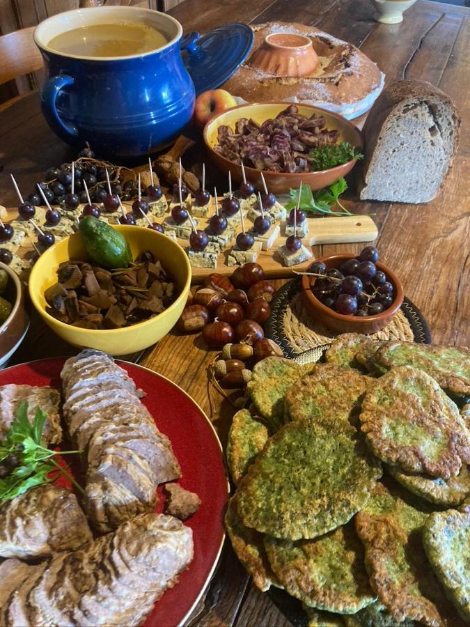 Lo Soulenquo A Fonteilles Sur Le Gr 65 Bed & Breakfast Golinhac Ngoại thất bức ảnh